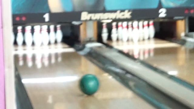 ИГРА В БОУЛИНГ НА ЖЕЛАНИЕ! смотреть онлайн