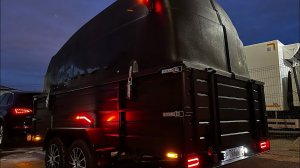 Прицеп для багги с пластиковой крышкой в стиле black edition