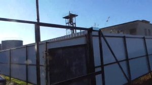 Консольные ворота на заводской балке