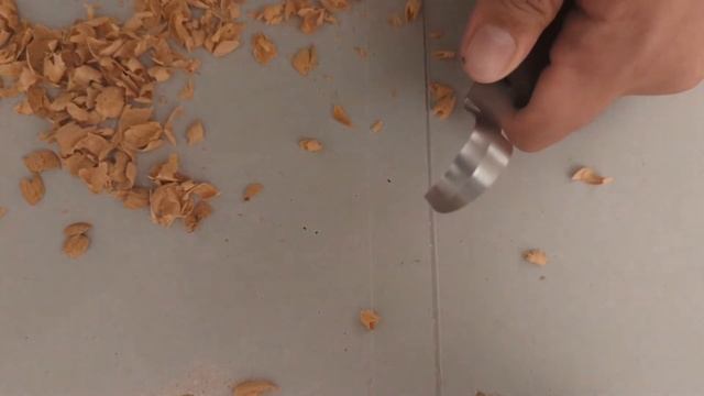 Вырезаю первую ложку из дерева смотреть онлайн