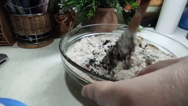 ШОКОЛАДНО-ШОКОЛАДНОЕ ПЕЧЕНЬЕ, руки так  и тянуться за ним. рецепт в описании под видео ?