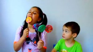  Кукла и Разноцветные конфеты Color Poo Learn Colors
