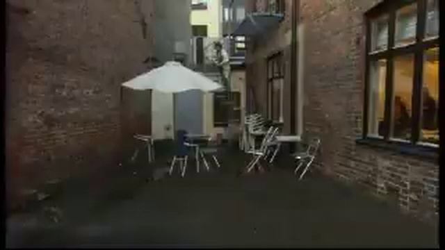 Kid dances to Grieg-tune смотреть онлайн