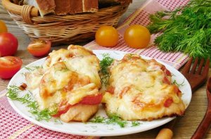 Очень вкусный и простой рецепт куриного филе под нежной шубкой.