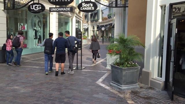 The Grove Los Angeles CA смотреть онлайн