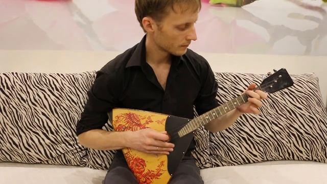 "Песня про зайцев" на балалайке. смотреть онлайн