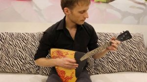 "Песня про зайцев" на балалайке.