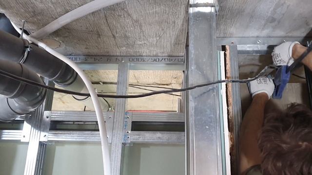 Установка закладных для натяжного потолка в гипсокартоне, три метода