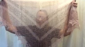 Очень нежная и воздушная шаль спицами в подарок на новый год 2022.