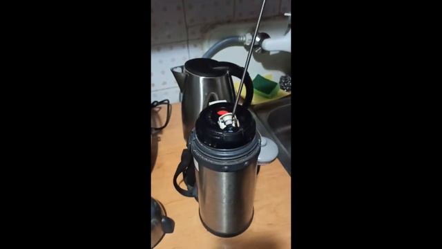Тест термоса ZOJIRUSHI Зодшируши падает, но продолжает работать. смотреть онлайн
