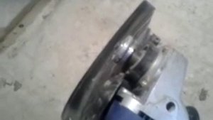 КАК ОТКРУТИТЬ ЗАЖАТЫЙ ДИСК БОЛГАРКИ?  ЛАЙФХАК