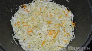 Капуста тушеная с колбасками по-немецки