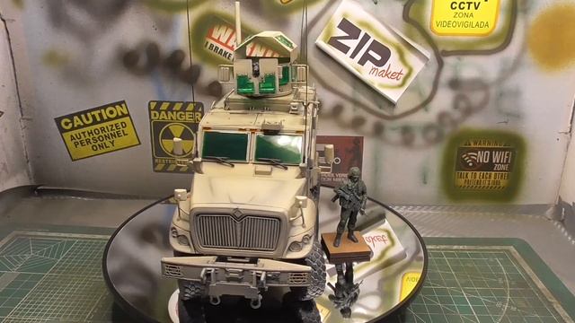 International MRAP MaxxPro, 1/35, Kinetic 61011. смотреть онлайн