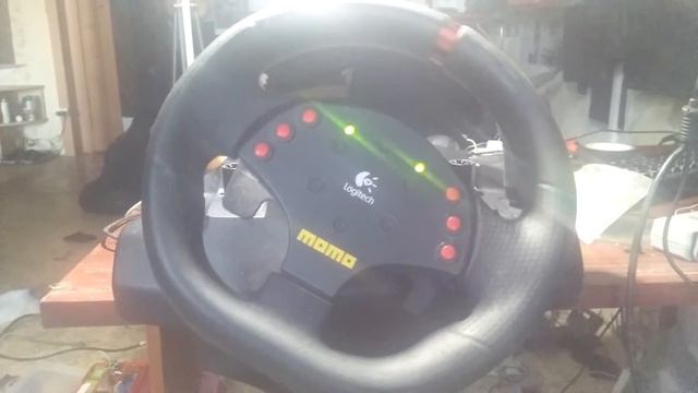 Logitech MOMO Racing обратная связь
