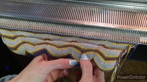 Домашние носки необычным способом на вязальной машине