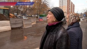 В Нижнем Новгороде  по улице 6-ой микрорайон  прорвало трубу теплотрассы