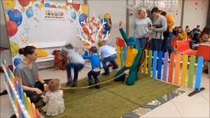 На чужом празднике.