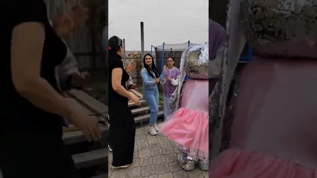 День Рождения очаровательной Милены в кругу родных и нашей Зайки??Ламбада получилась волшебной? смотреть онлайн