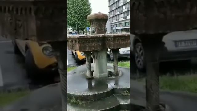 Fontana della Regina Vittoria in piazza Vittorio Veneto a Firenze.