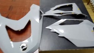 Полная оклейка пластиковых деталей снегохода премиум пленкой ORACAL 970 Rapid Air цвет 076