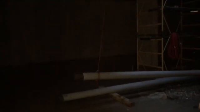 Как монтировать стальную трубу под потолком смотреть онлайн