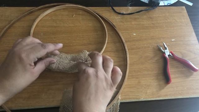 Embroidery Hoop Wreaths | Spring DIY смотреть онлайн