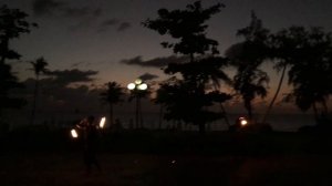 А город пил коктейли пряные...