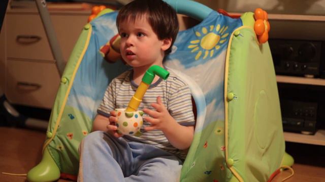 Поет песню Крокодила Гены смотреть онлайн