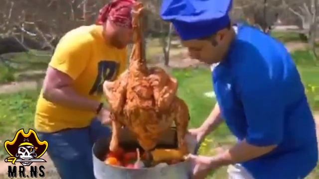 Каптят большую утку или индейку!))) смотреть онлайн