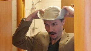 Борода? Усы? Или...