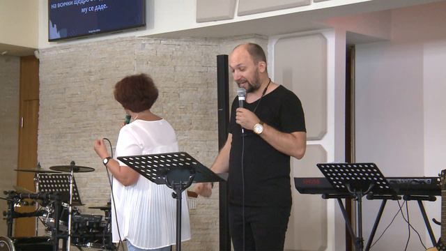 "Источник внутри тебя" проповедует Виталий Ефремочкин (Киев)