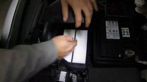 Как поменять воздушный фильтр двигателя на Kia Ceed 2013