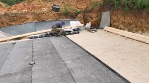 Гидроизоляция под плиту и установка опалубки