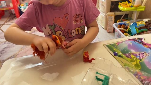 Enchantimals распаковка Фабрина королевская лисичка, набор Викторианский столик.
