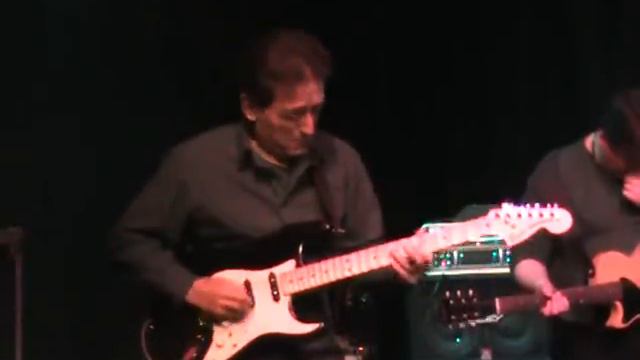 Fender Highway Stratocaster scalloped, ThunderBox cab with the Fane AXA12 alnico speaker. смотреть онлайн