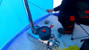 УгольникОбзор И Испытание Печки. Зимняя Рыбалка Мирной Рыбы В Палатке И Поставушки На Хищника.