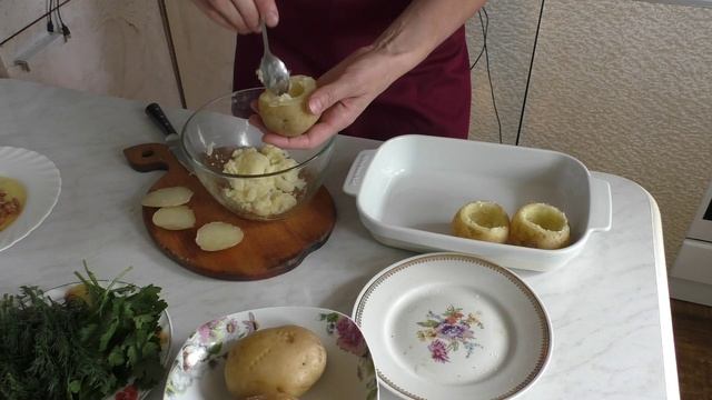 Так картофель готовят только в ресторанах Европы.Ничего вкуснее еще не ела.Potatoes in the oven.