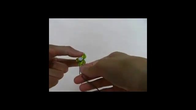 Бисероплетение. Цветок с 2-мя лицевыми сторонами. смотреть онлайн