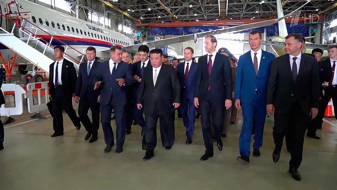 Лидеру Северной Кореи Ким Чен Ыну показали российские истребители Су-35 и Су-57