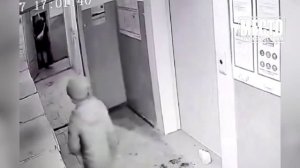 По вине подростка в лифте застряла женщина