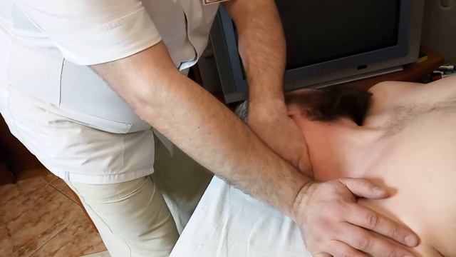 Как произвести мануальную манипуляцию шейных позвонков и поставить атлант? ОБУЧЕНИЕ! смотреть онлайн