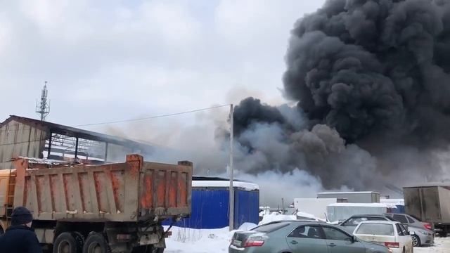 Сильный пожар в Кировском районе Казани