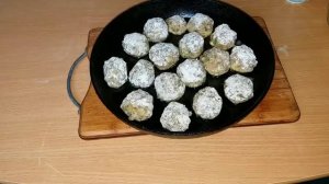 Куриные фрикадельки с картошкой. Вкусный ужин за 30 минут.