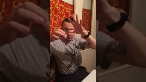 Константин Ямпольский гнёт ложки силой мысли  2