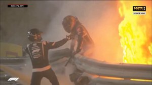 Грожан-Квят\Grosjean-Kvyat near fatal crash..