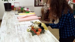 Как быстро собрать и упаковать букет