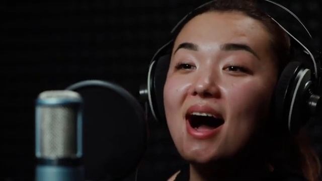 девочка супер поет. ддт рожденный в ссср. девушка в 2000 спела песню. ддт рожденным этой ночью. волк с мультика жил был пес.