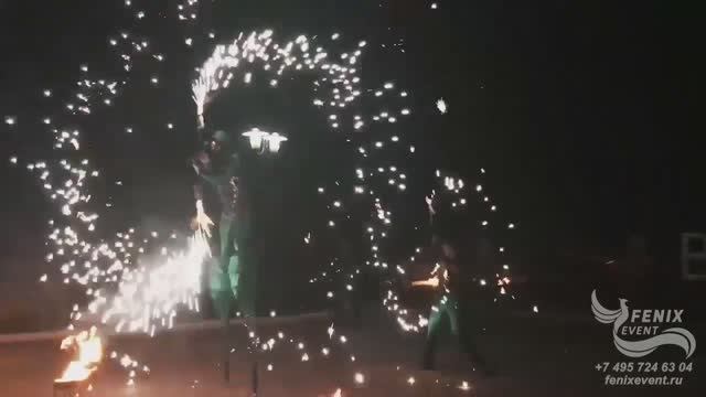 Заказать фаер шоу на корпоратив в Москве - лучшее огненное шоу на праздник, свадьбу и юбилей