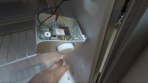 Ремонт маленького холодильника \ Замена термостата