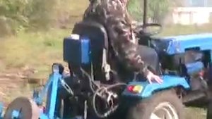 вспашка огорода на мини тракторе булат 120 соседям